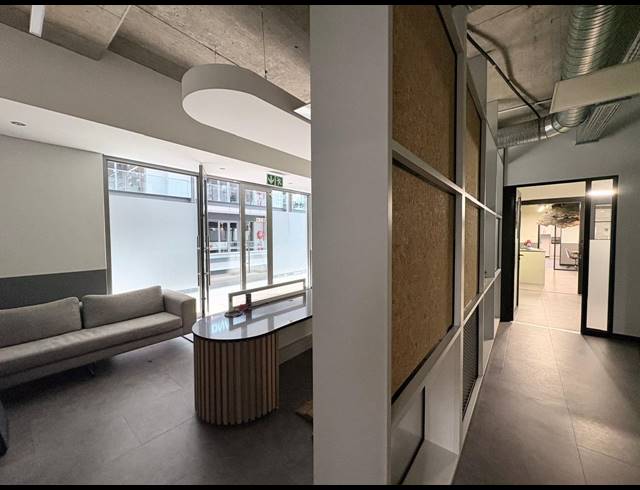 428M² OFFICE TO LET IN MAGALIESSIG